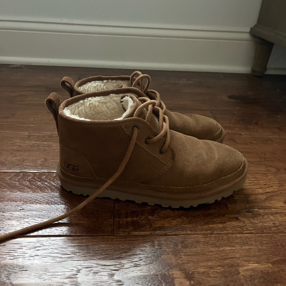 Ugg Neumel - image 1